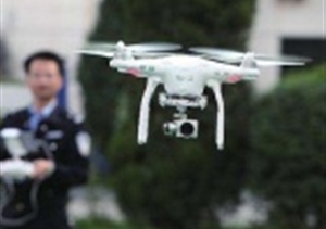 “無人機(jī)交警”規(guī)?；蠉?這些本領(lǐng)不可不知