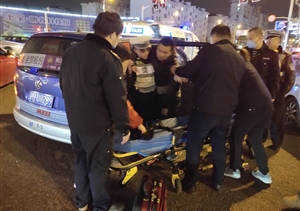 樂(lè)于助人系列報(bào)道，救助路邊病人與協(xié)助游客找到愛(ài)車