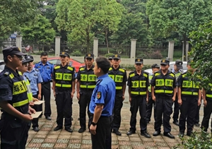 盡責(zé)履職有作為  克制忍辱受贊揚——浙江民泰駐徑山市容項目隊員