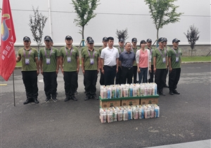 崇明區(qū)退役軍人事務(wù)局領(lǐng)導(dǎo)看望慰問宗保公司花博會(huì)退役軍人志愿者